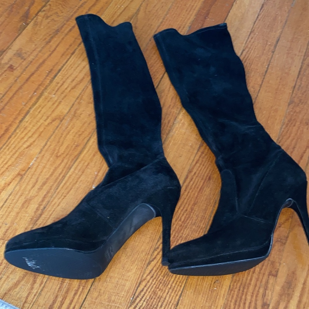 Stuart Weisman 8 1/2 suede knee boot